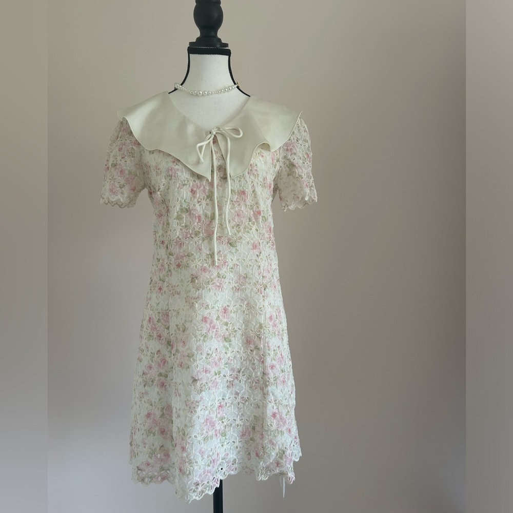 NEW DouTi Floral Lace Short Sleeves Dress with Satin Collar